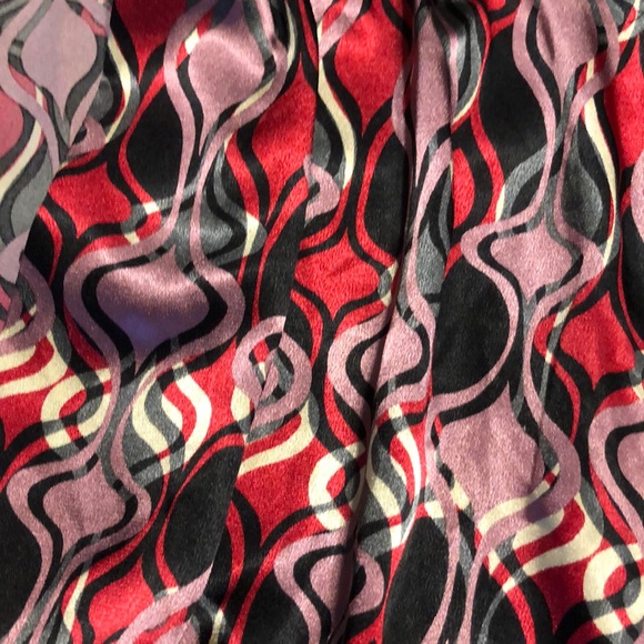 Anxiety tunic in black, red and purple - Picture 3 of 7